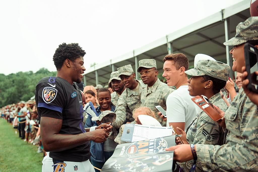 Lamar Jackson Ravens QB signing autographs