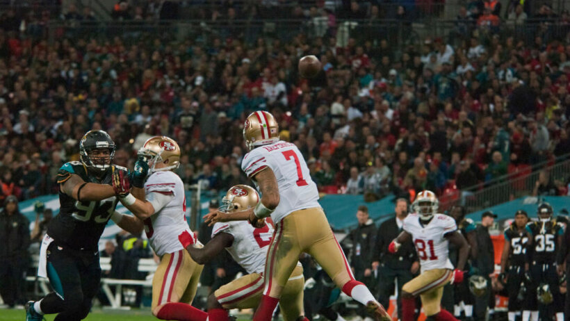 Colin Kaepernick throws downfield
