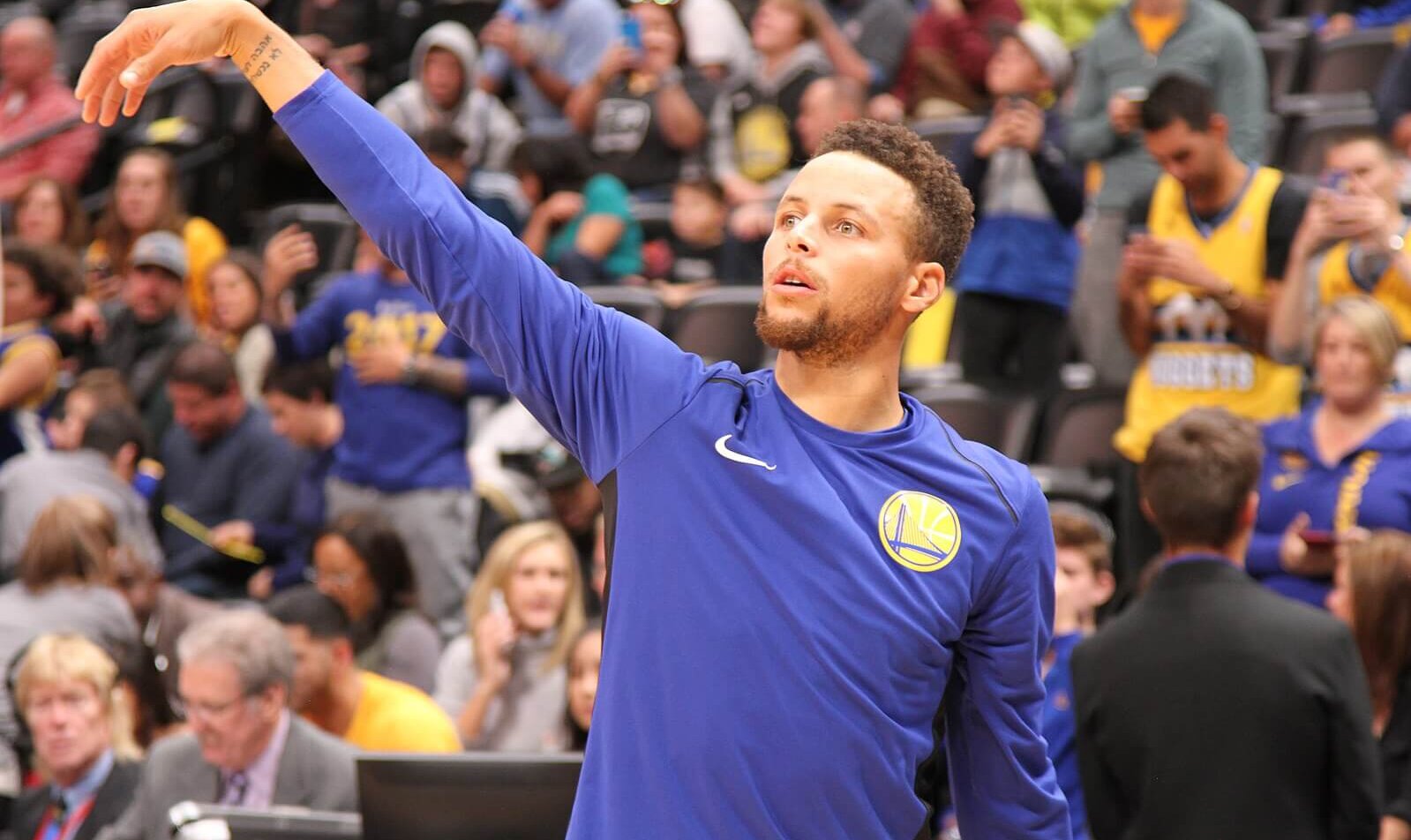 Steph Curry shooting