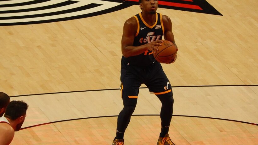 Donovan Mitchell at the FT line