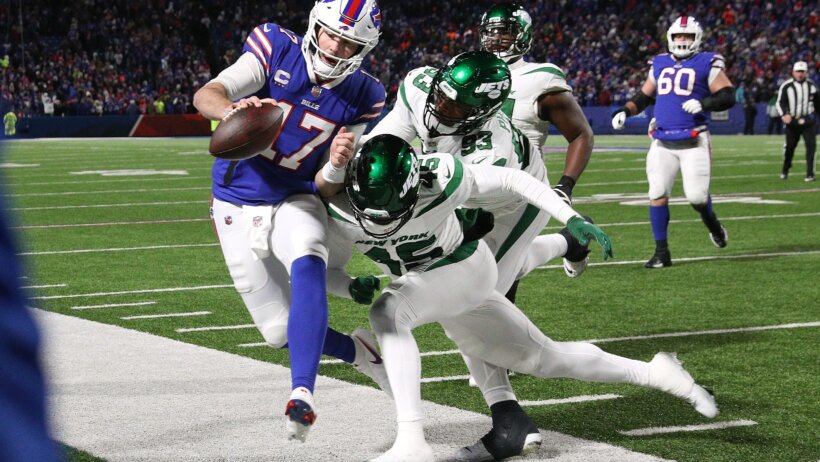 Hamsah Nasirildeen hits Josh Allen