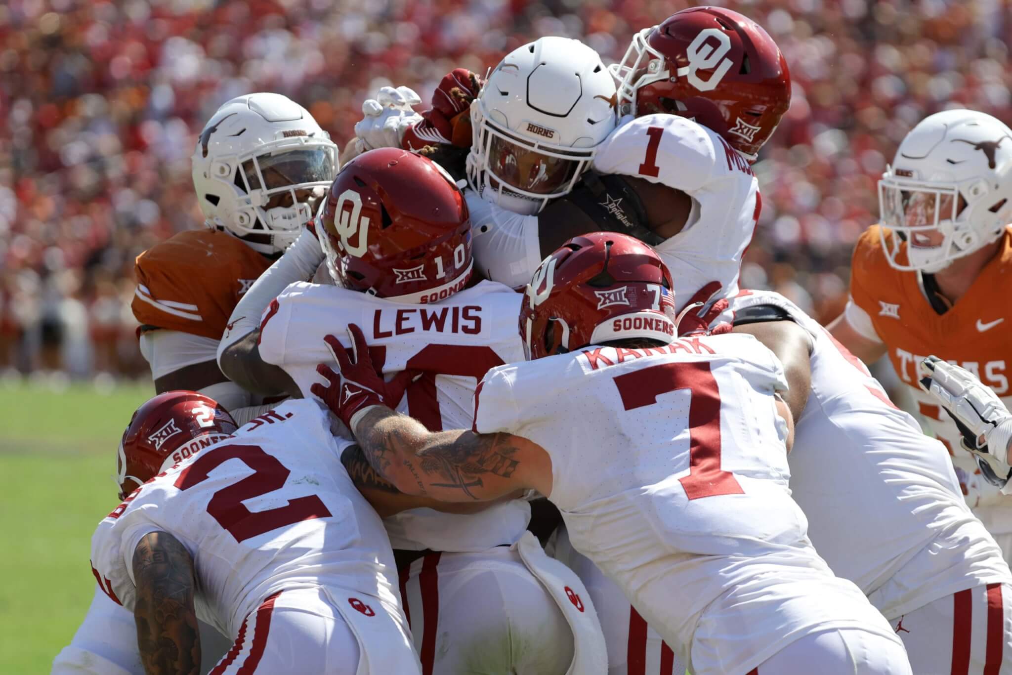 Week 7 College Football Odds, Spreads, and Early Predictions Unveiled