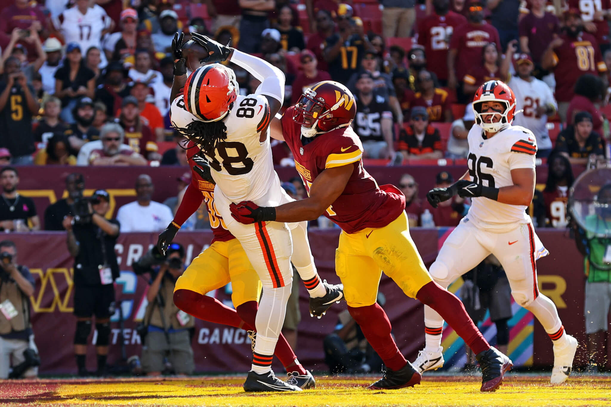 Bears vs Commanders Odds, Picks & Predictions (Week 8)