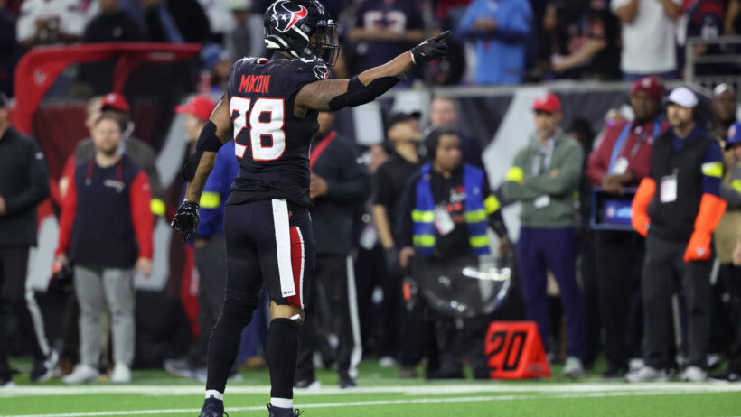 Houston Texans running back Joe Mixon signals a first down
