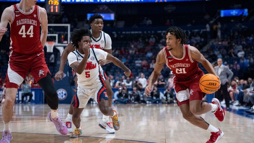 Arkansas Razorbacks guard DJ Wagner driving to the basket