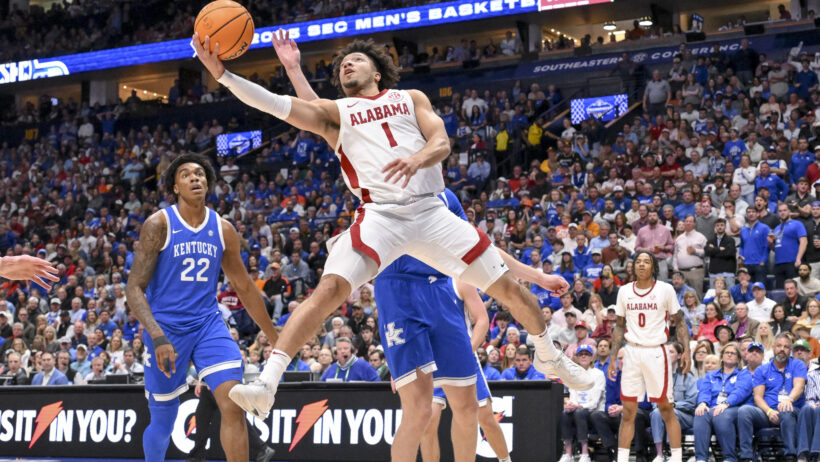 Mark Sears layup