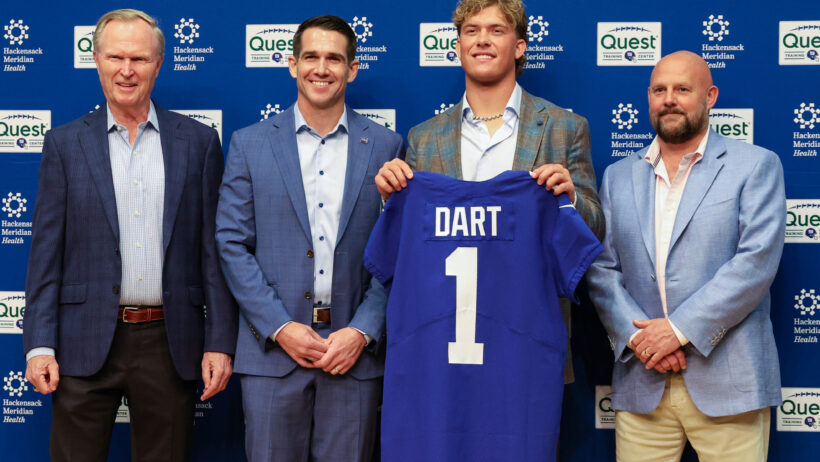 Jaxson Dart poses with the New York Giants.