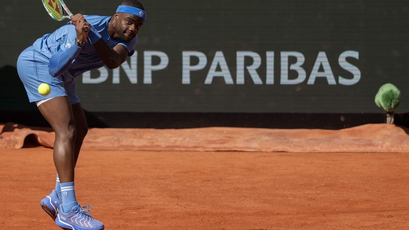 Frances Tiafoe backhand return