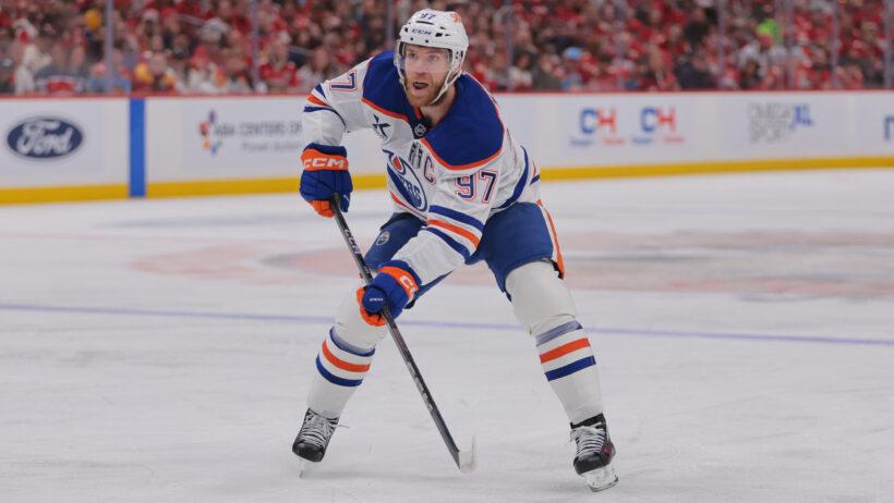 Edmonton Oilers center Connor McDavid controls the puck during the first period against the Florida Panthers