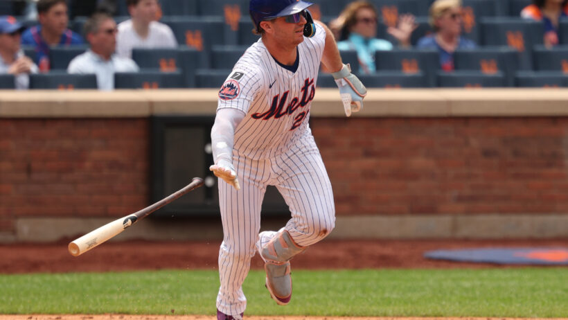 New York Mets first baseman Pete Alonso running to first base