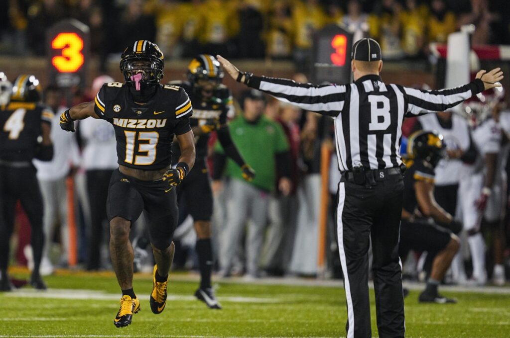 Mizzou football odds, Daylan Carnell celebrates.