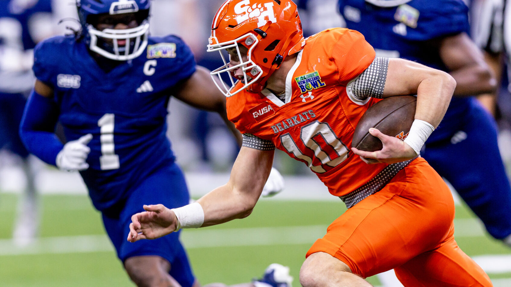 Hunter Watson carries the ball in the New Orleans Bowl.