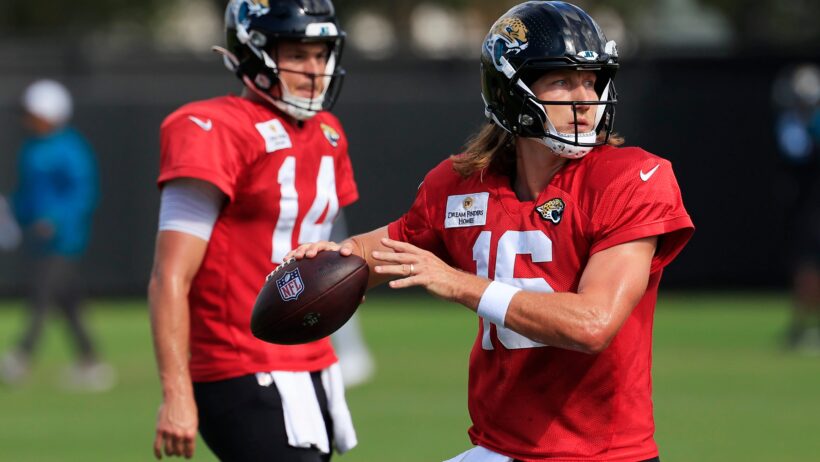 Trevor Lawrence throws pass