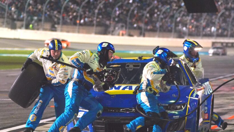 Chase Elliott in the pits at Daytona