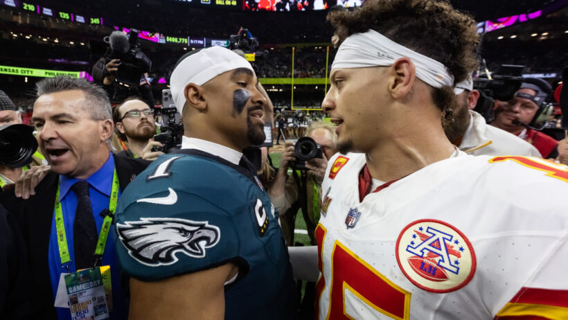 JALEN-HURTS-QUARTERBACK-PHILADELPHIA-EAGLES-PATRICK-MAHOMES-KANSAS-CITY-CHIEFS