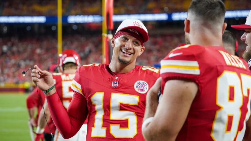 PARICK-MAHOMES-TRAVIS-KELCE-KANSAS-CITY-CHIEFS