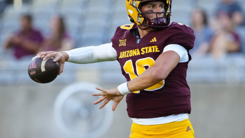 Sam Leavitt throwing ball in warmups