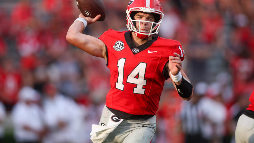 Gunner Stockton throws pass
