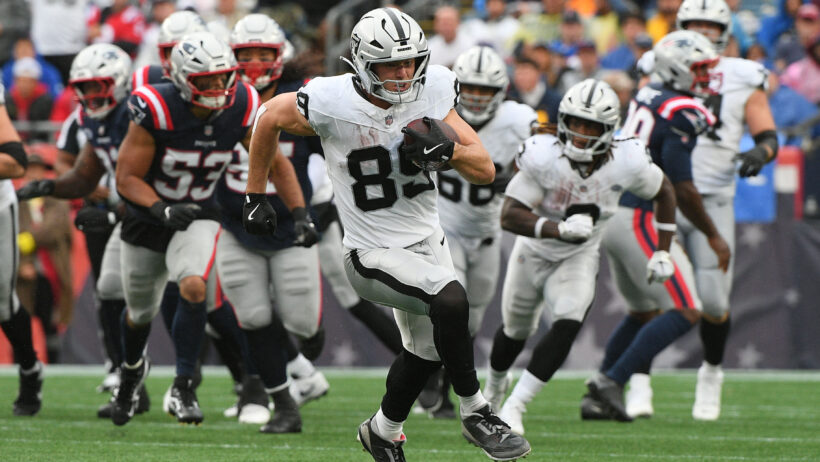 Las Vegas Raiders tight end Brock Bowers running with the ball