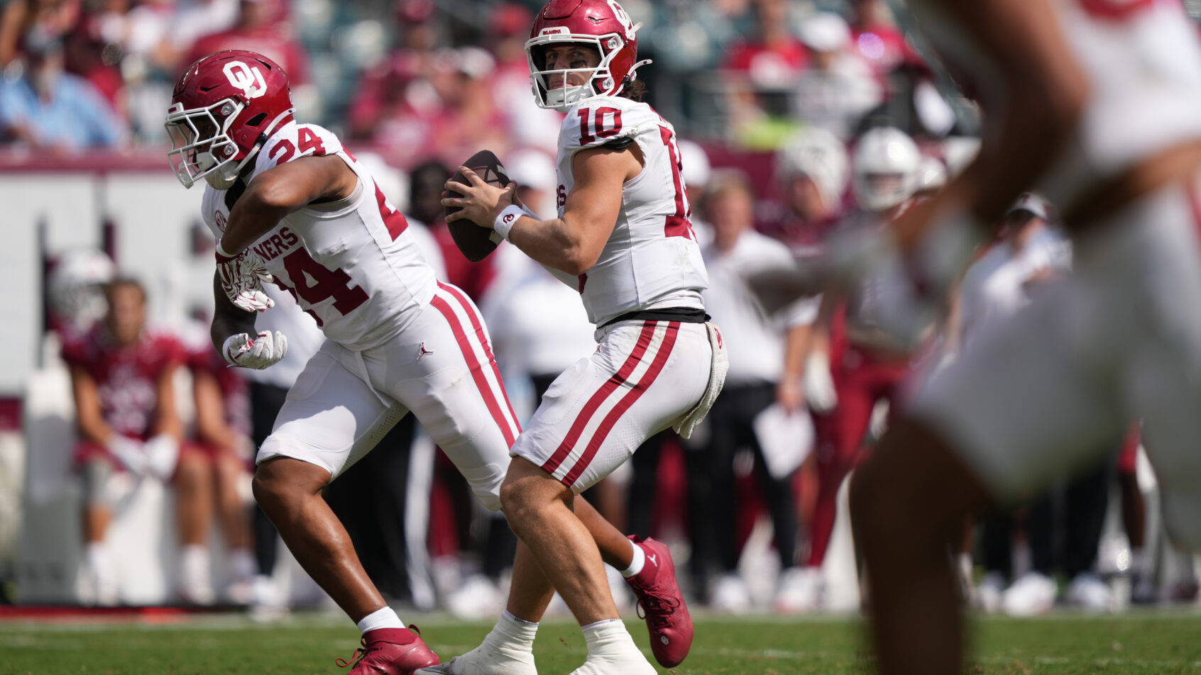 John Mateer is hoping to lead this Sooners team to the College Football Playoffs.