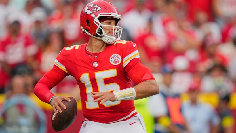 BET99 Promo code for NFL Week 3. Patrick Mahomes throwing pass.