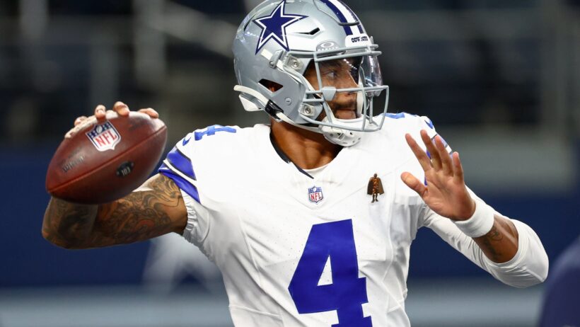Best NFL betting promos in Canada. Dak Prescott throwing.