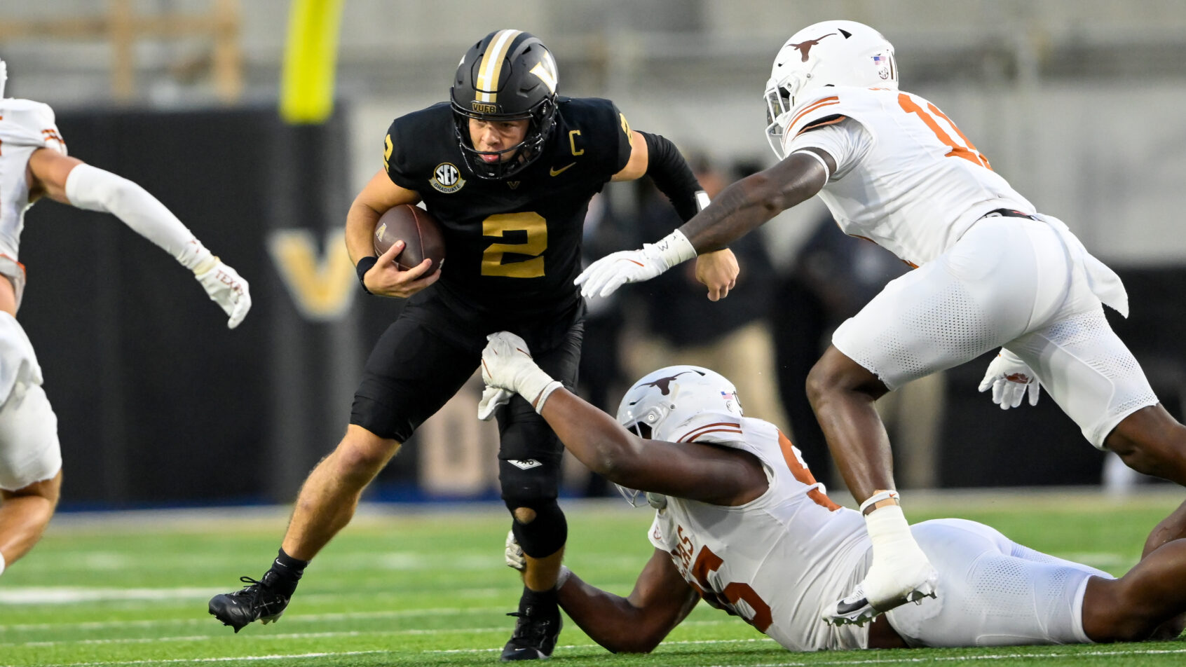 Diego Pavia running the ball vs Texas