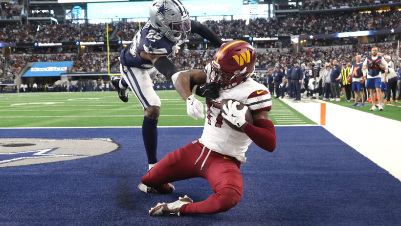 Washington Commanders wide receiver Terry McLaurin catches a TD pass against the Dallas Cowboys