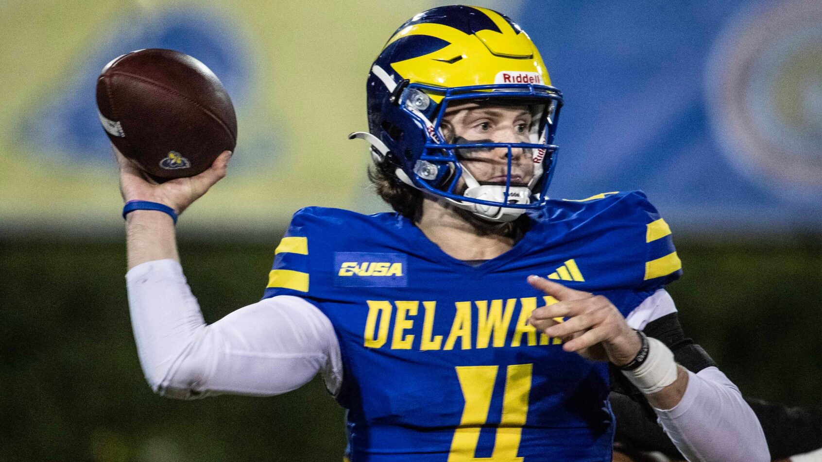 Nick Minicucci fires a pass versus Western Kentucky in Conference USA play.