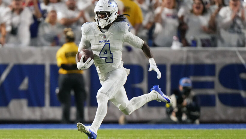 Buffalo Bills running back James Cook carrying the ball