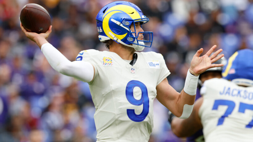 Los Angeles Rams quarterback Matthew Stafford throwing a pass