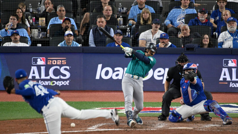 Seattle Mariners second baseman Jorge Polanco hits an RBI-single against the Toronto Blue Jays
