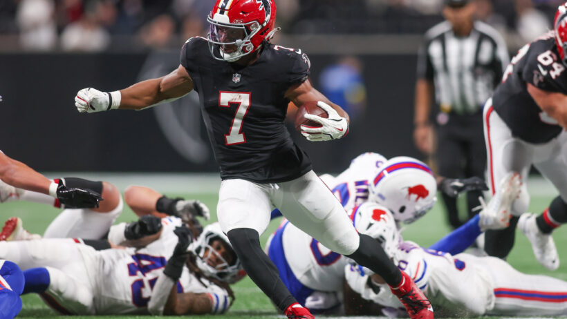 Bijan Robinson makes a Bills defender miss on Monday Night Football.