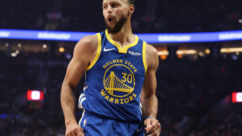 Golden State Warriors guard Stephen Curry on the court l