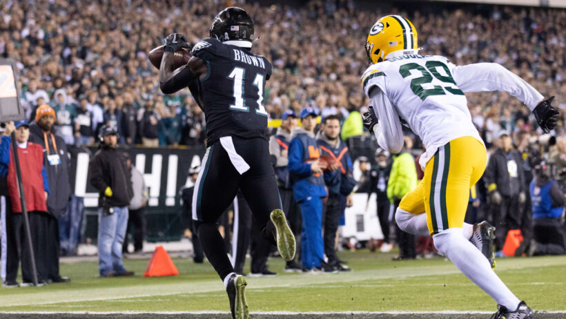 Philadelphia Eagles wide receiver A.J. Brown catches a pass against the Green Bay Packers