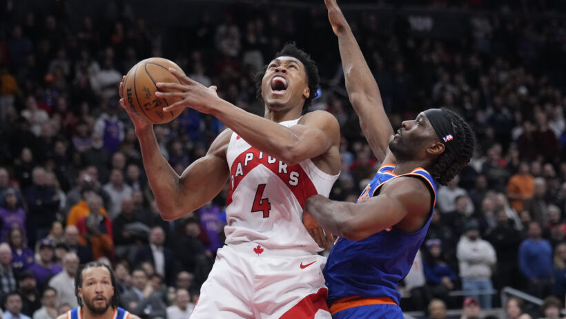 Toronto Raptors forward Scottie Barnes driving to the hoop against the New York Knicks