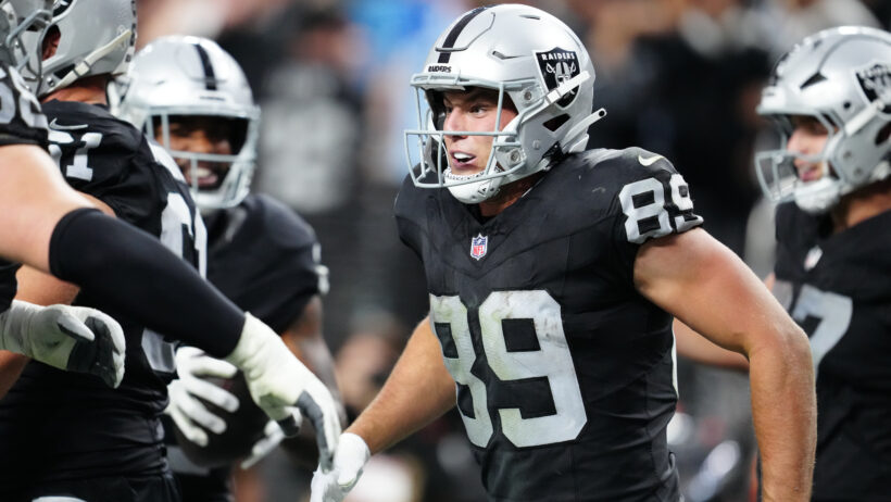 Las Vegas Raiders tight end Brock Bowers celebrates a TD with teammates