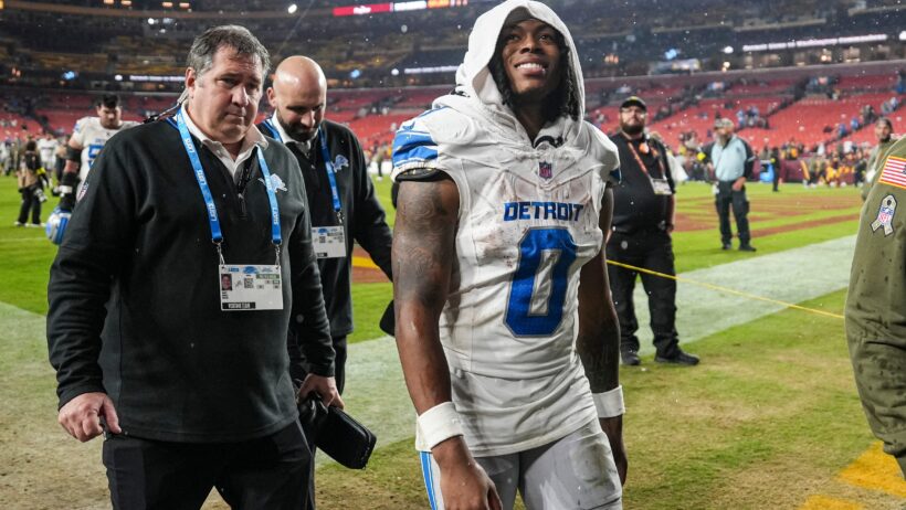 Jahmyr Gibbs leaving the field