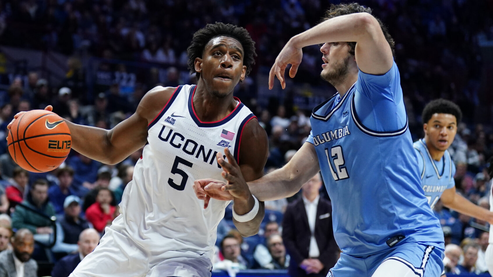Taris Reed Jr. drives to the bucket versus a Columbia defender.