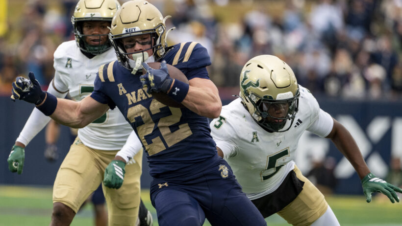 Eli Heidenreich breaks away from the USF defense.