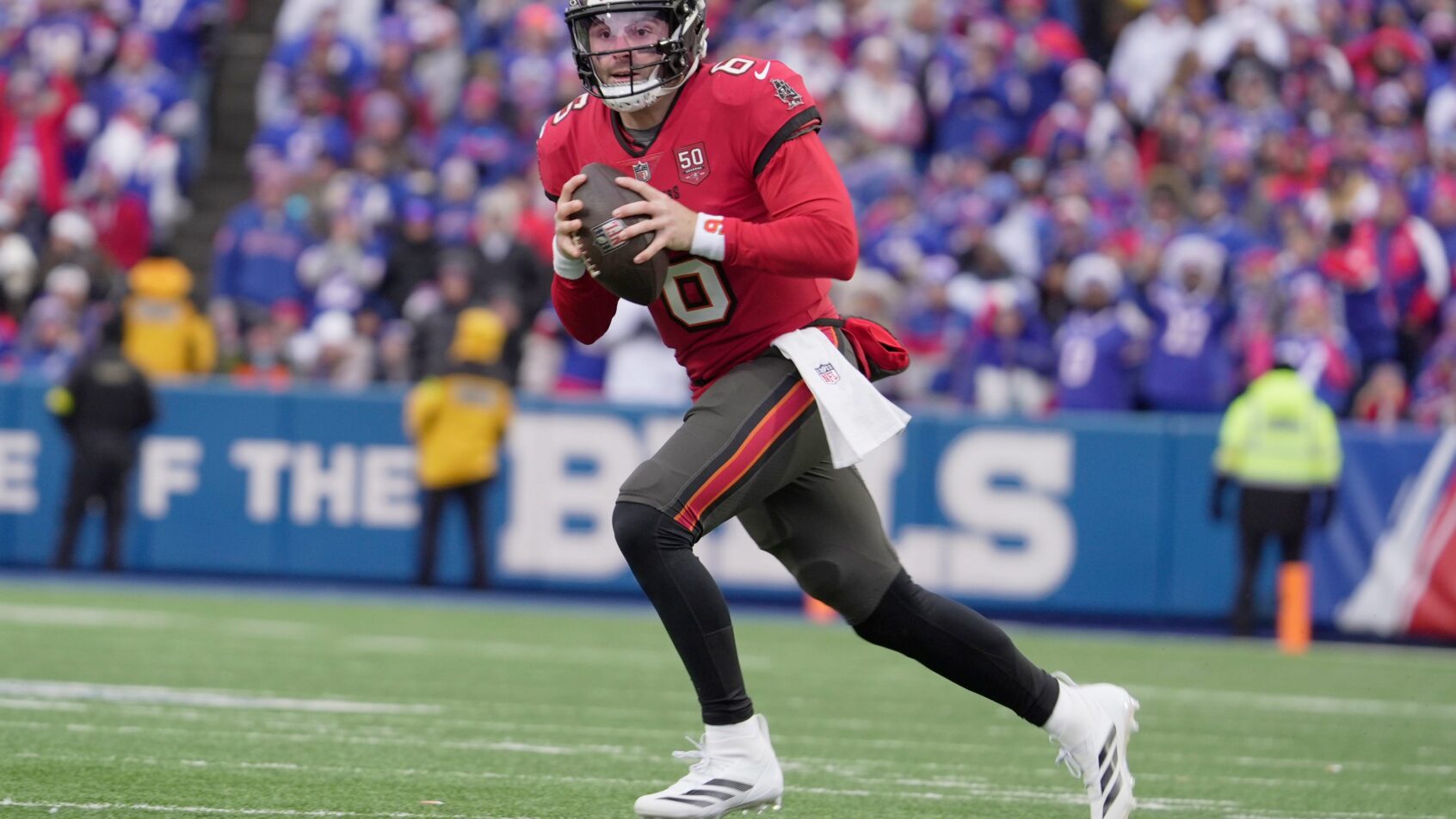 Baker Mayfield looking to pass