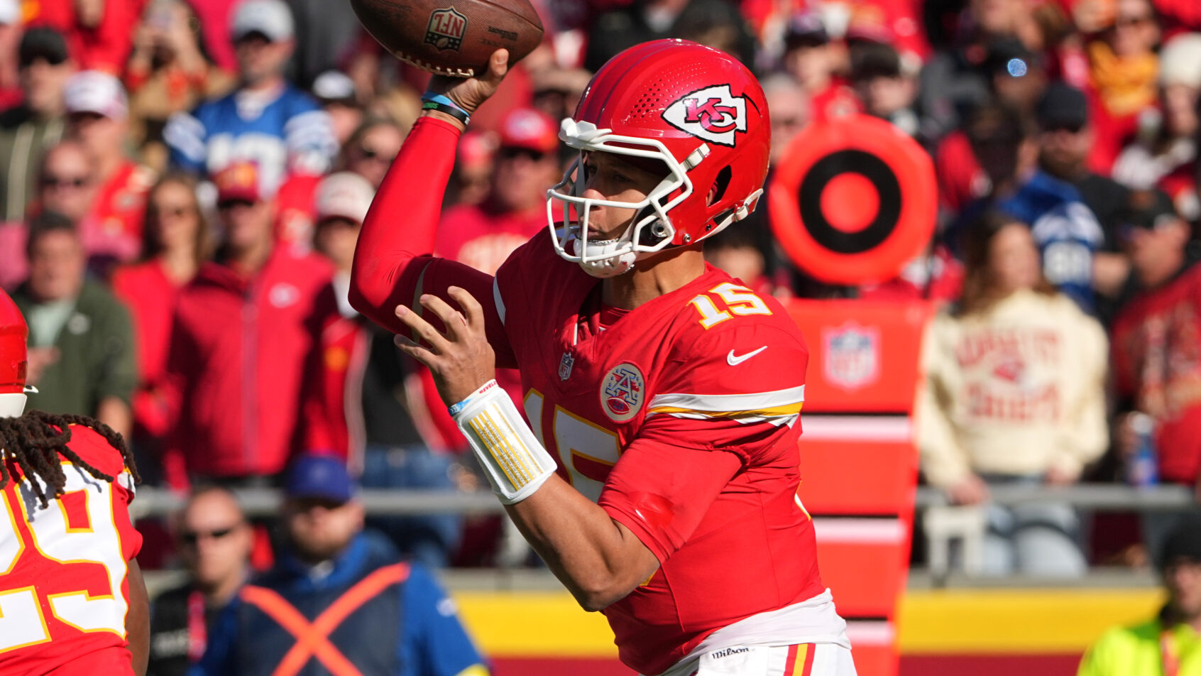 Patrick Mahomes fires a pass against the Colts.