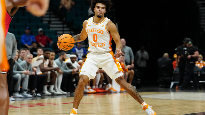 Tennessee Volunteers guard Ja'Kobi Gillespie handles the ball