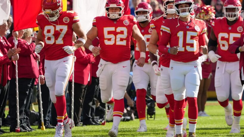 Can you bet on Chiefs vs. Cowboys Thanksgiving game in Missouri? Kelce, Mahomes, other Chiefs running onto field.