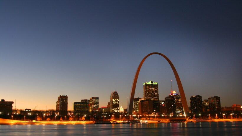 Gateway arch in St. Louis