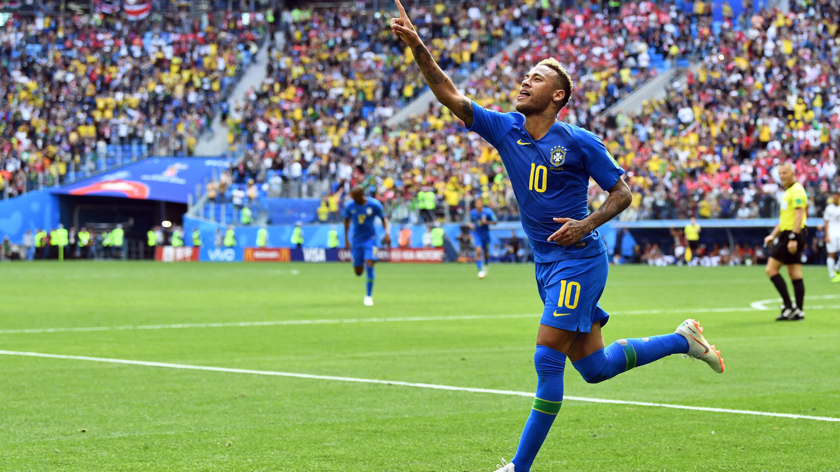 NEYMAR-JUNIOR-COM-A-CAMISA-DA-SELECAO-BRASILEIRA-DURANTE-PARTIDA-CONTRA-COSTA-RICA-NA-COPA-DO-MUNDO-DA-RUSSIA