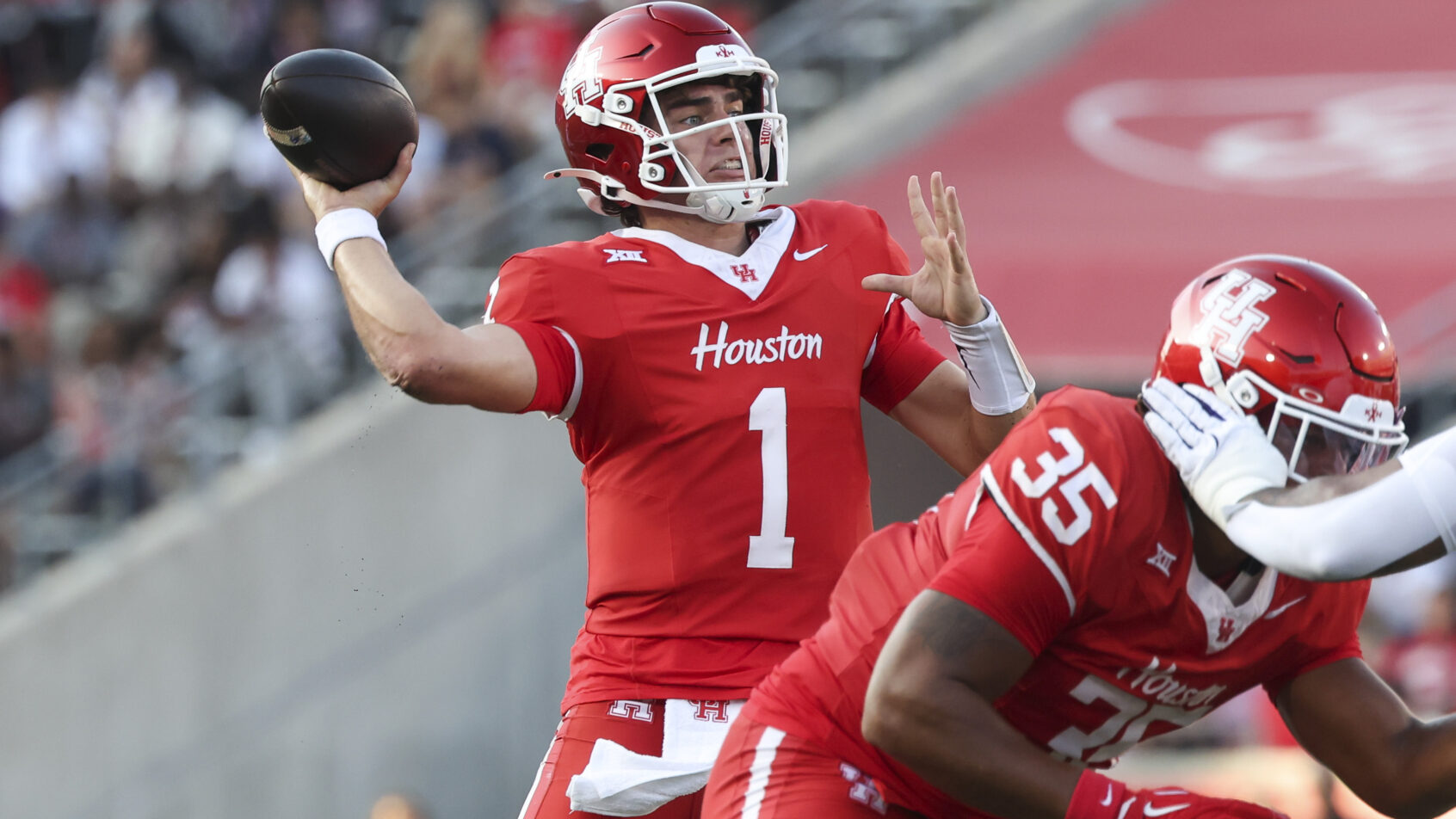 Conner Weigman throws pass