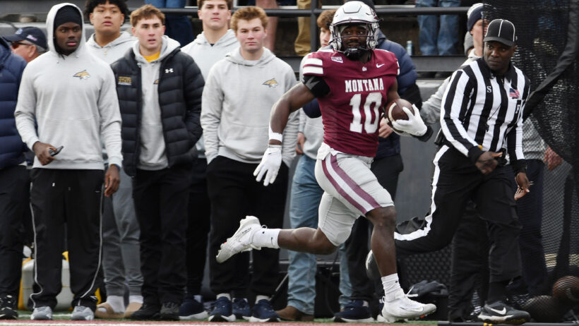 Eli Gillman running with ball