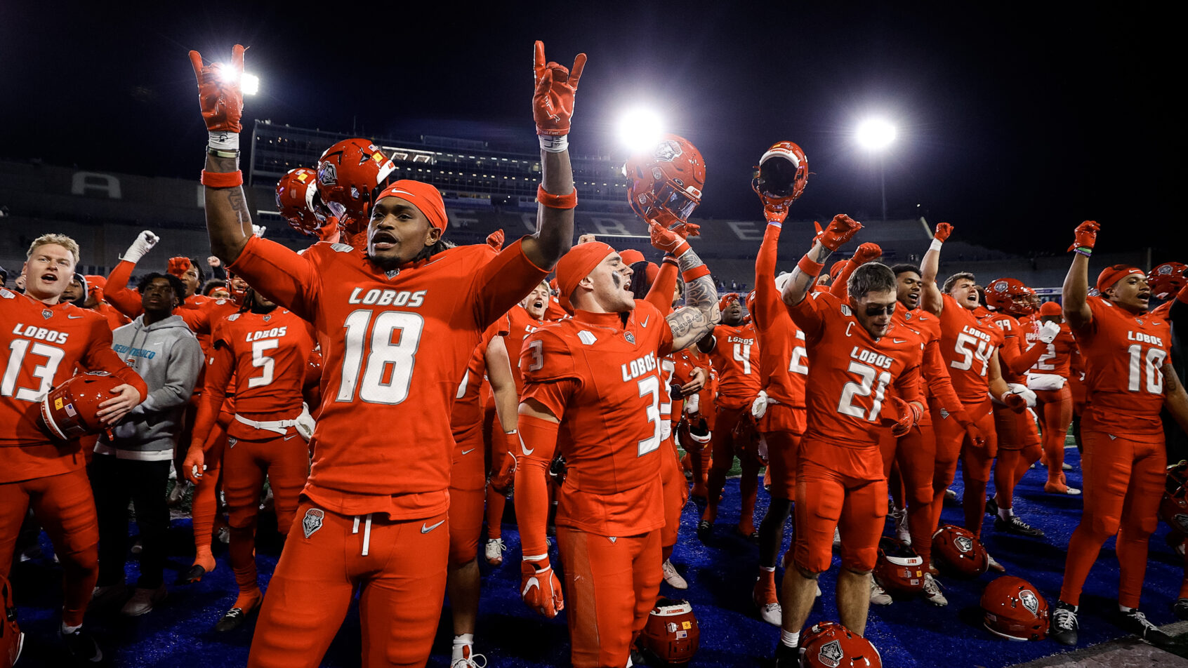 New Mexico celebrates a victory over Air Force.