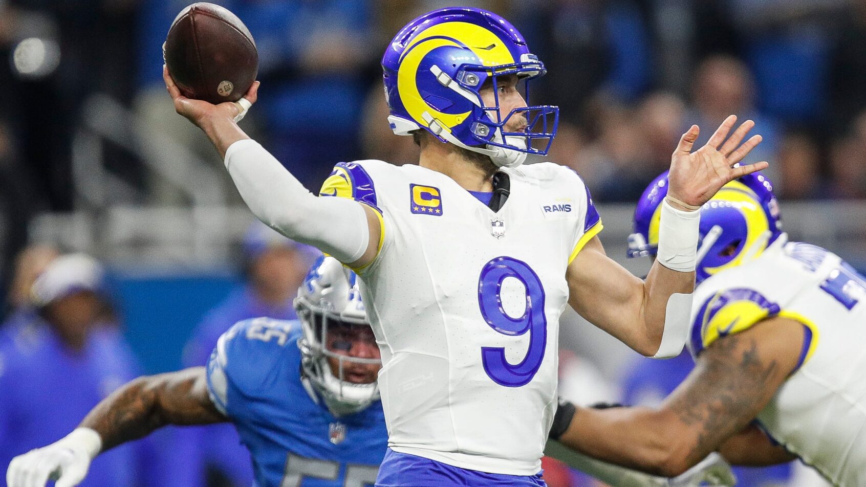 Los Angeles Rams quarterback Matthew Stafford throwing a pass against the Detroit Lions